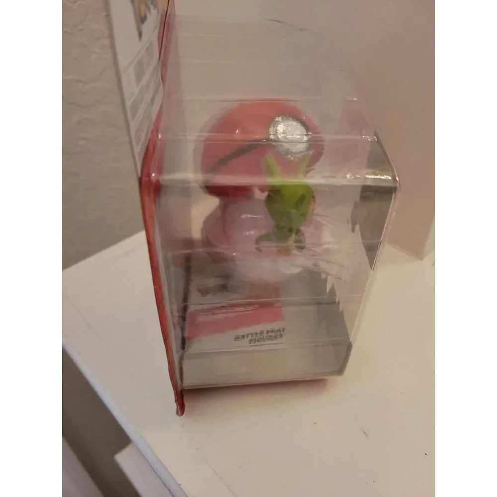 Pokemon Clip 'N' Go CHESPIN‎ and Poke Ball Mini Action Figure Toy